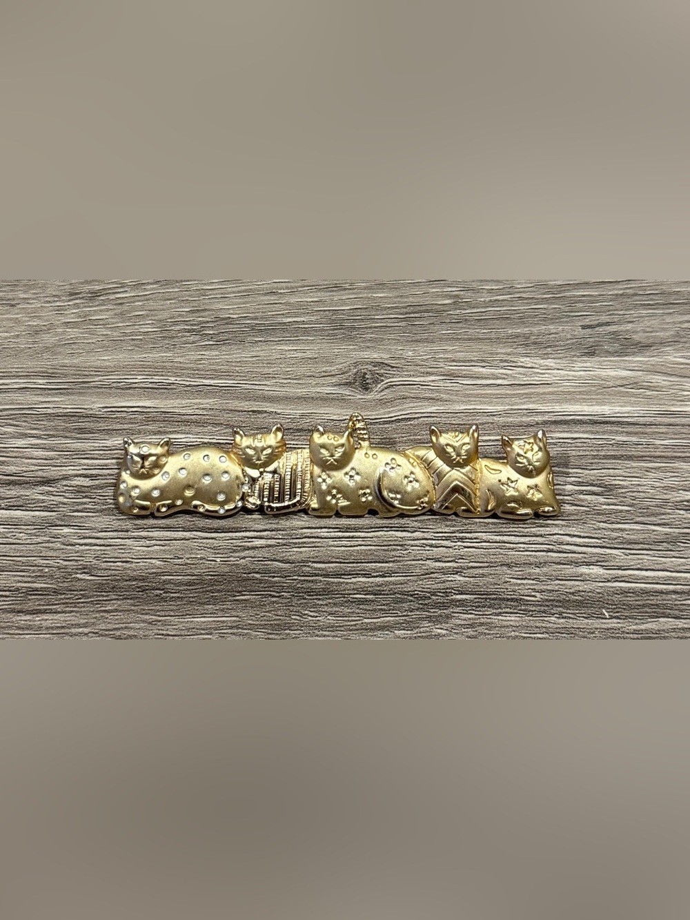 🐱 Gold Cat Row Brooch by AJC - Like New
